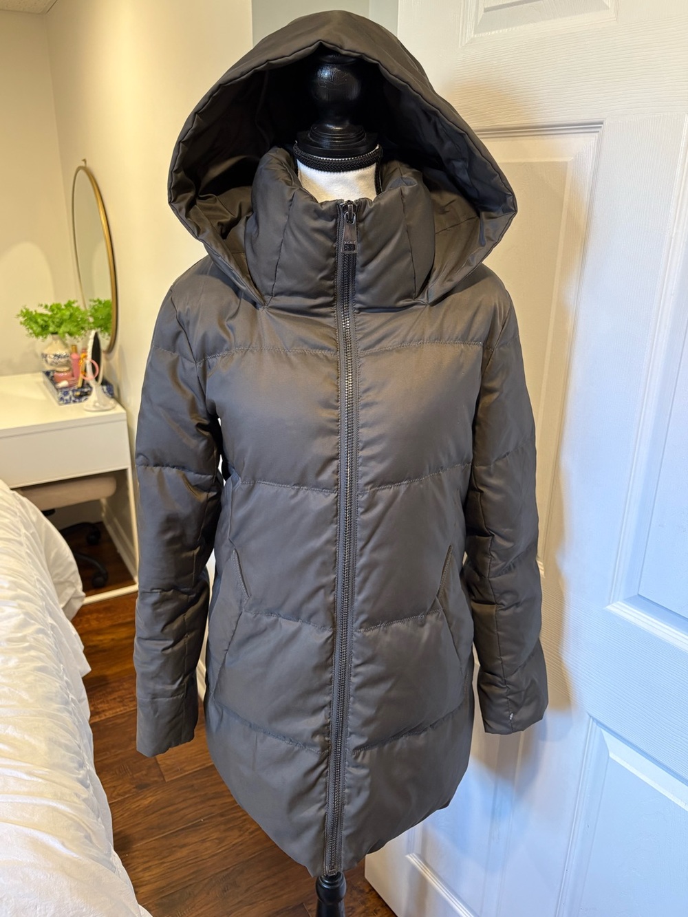 DKNY Olive Green Duck Down Hooded Puffer Coat XS